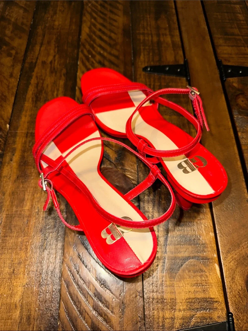 Gianni Bini GB Vibrant Red Strappy Mid Heel Sandals Size 7.5 NWOB